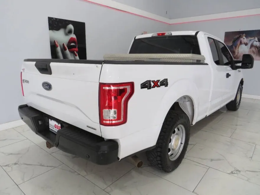2016 Ford F-150 XL photo 1