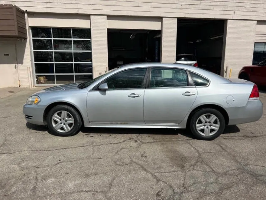 2011 Chevrolet Impala LS photo 1