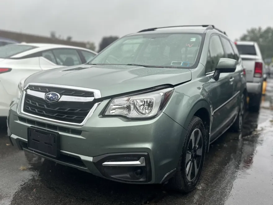 2018 Subaru Forester 2.5i Premium photo 1