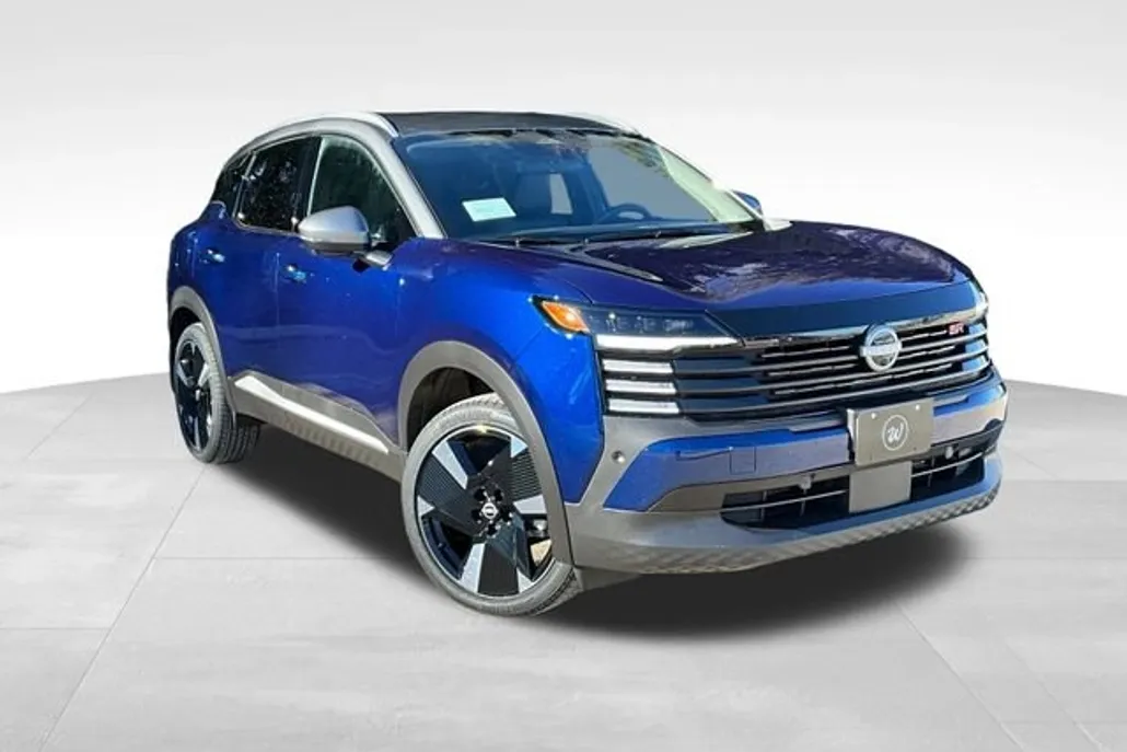 2025 Nissan Kicks SR photo 1