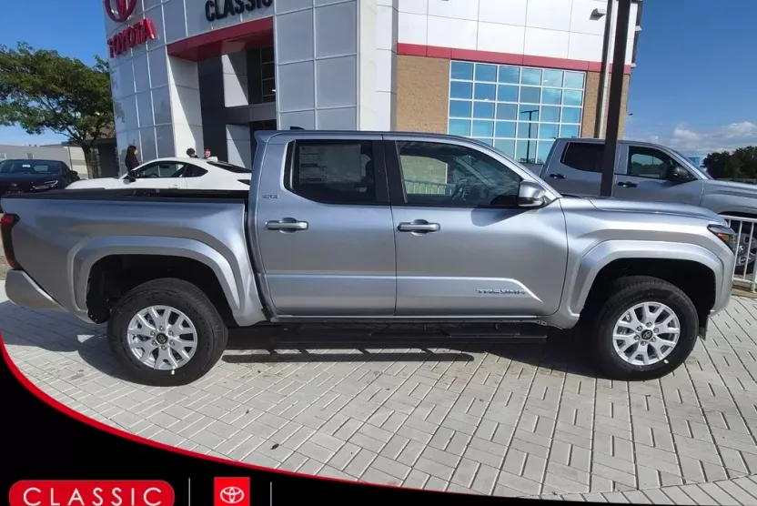2025 Toyota Tacoma SR5 4x4 Double Cab photo 1