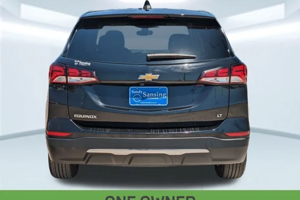 2023 Chevrolet Equinox LT photo 1