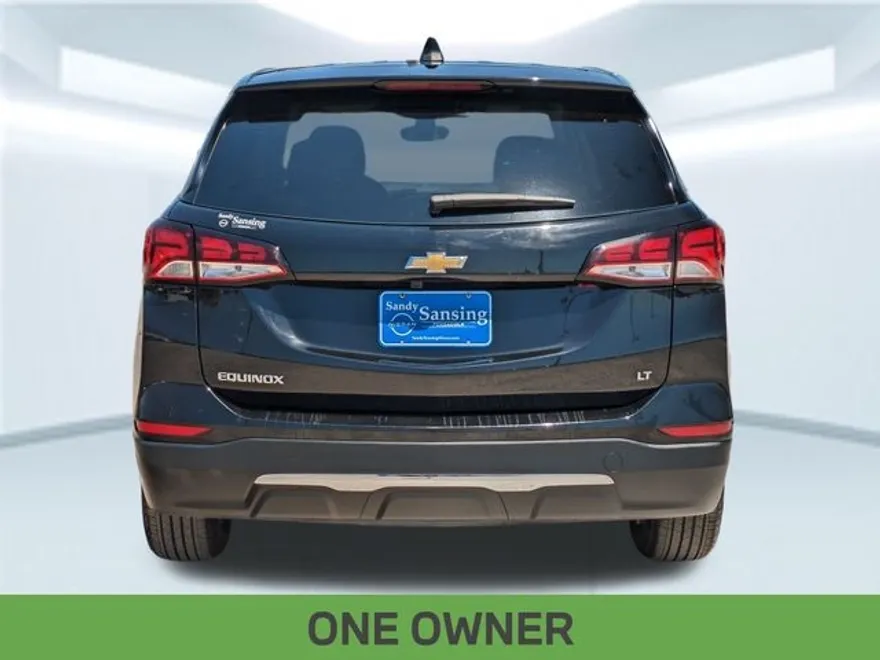 2023 Chevrolet Equinox LT photo 1