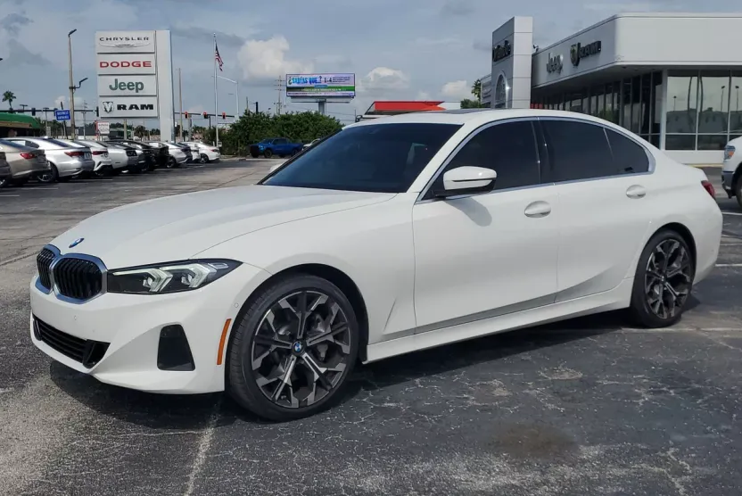 2025 Bmw 330i photo 1