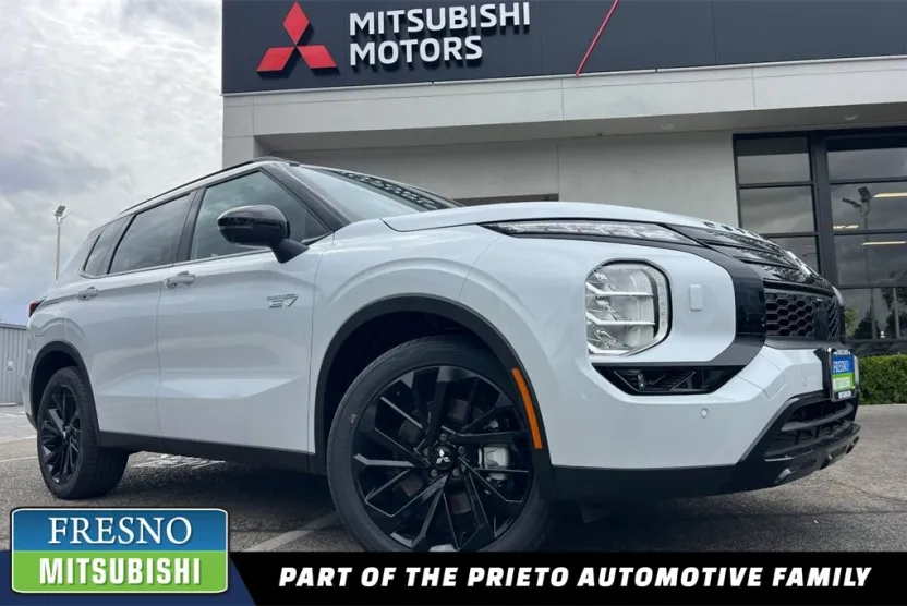 2025 Mitsubishi Outlander PHEV SEL Black Edition photo 1