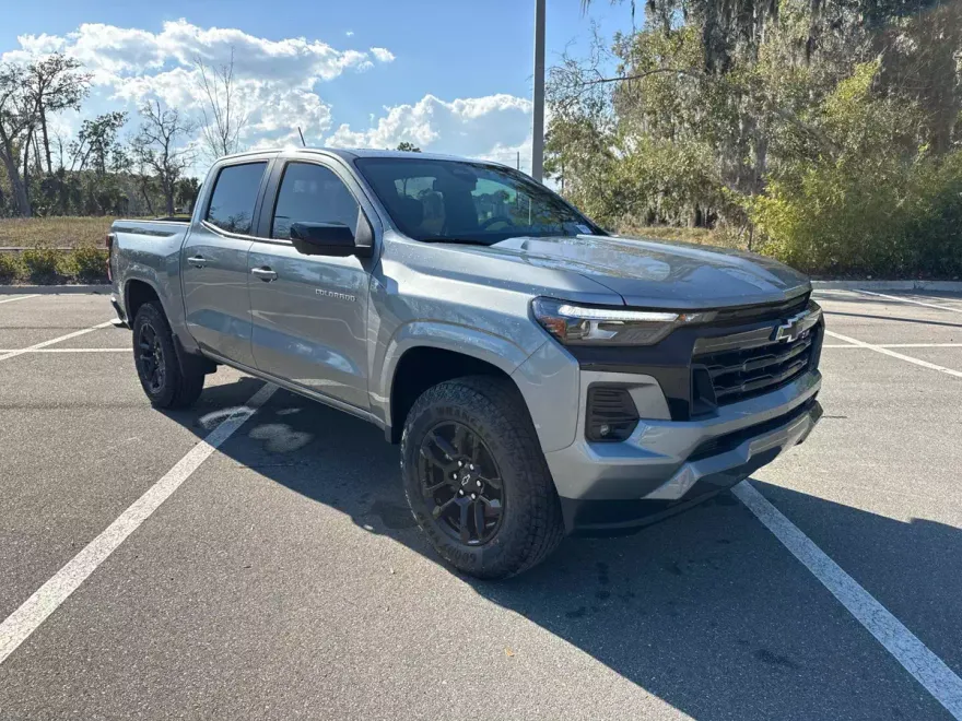2025 Chevrolet Colorado Z71 photo 1