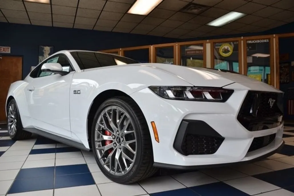 2024 Ford Mustang GT Premium photo 1