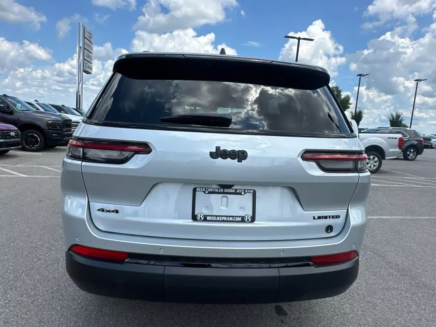 2025 Jeep Grand Cherokee Limited photo 1