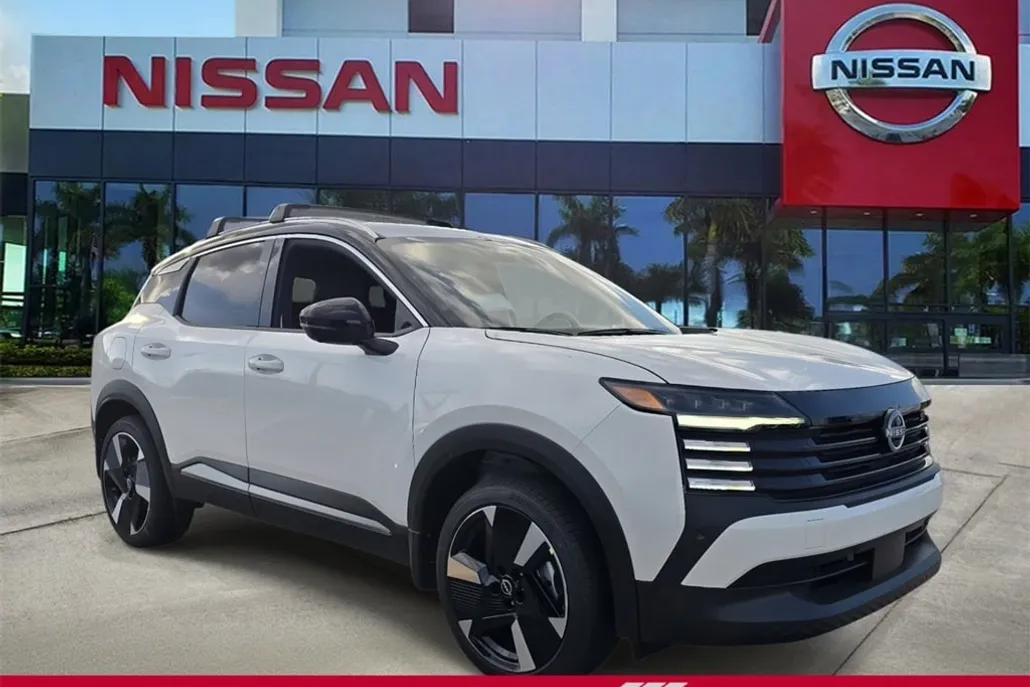 2025 Nissan Kicks SR photo 1