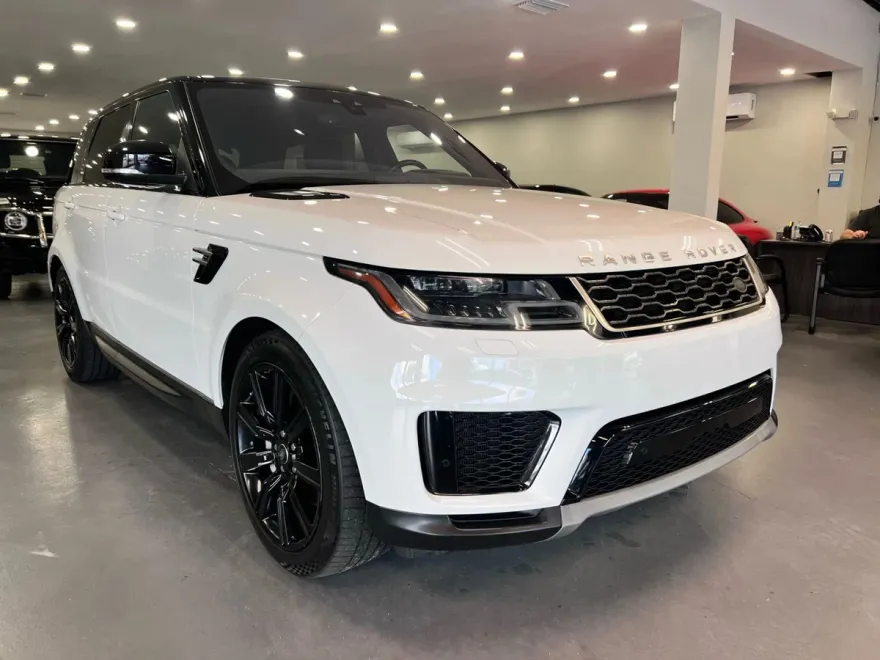 2018 Land Rover Range Rover Sport SE photo 1