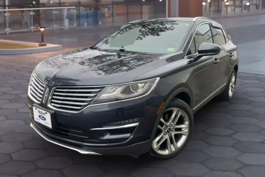 2015 Lincoln MKC Base photo 1