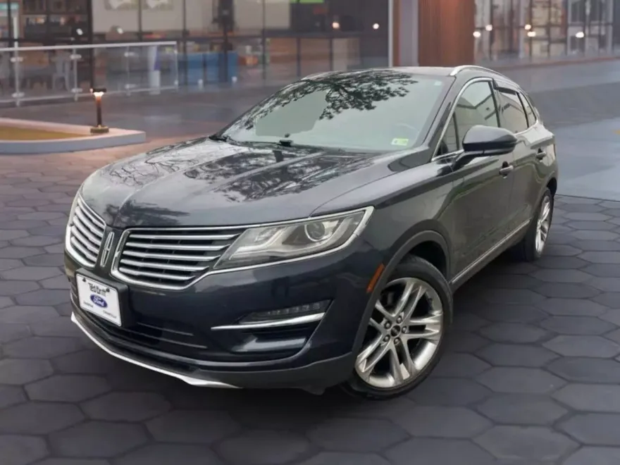 2015 Lincoln MKC Base photo 1