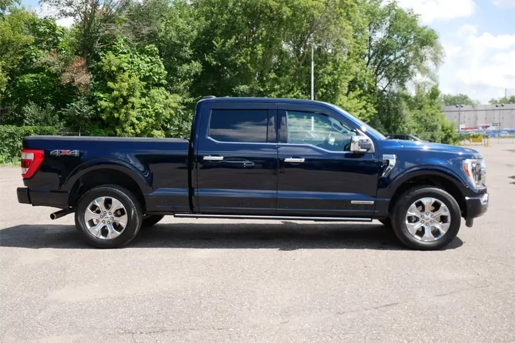 2023 Ford F-150 Platinum photo 1