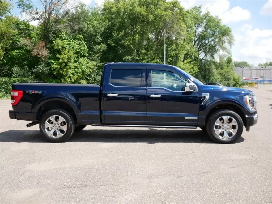 2023 Ford F-150 Platinum photo 1
