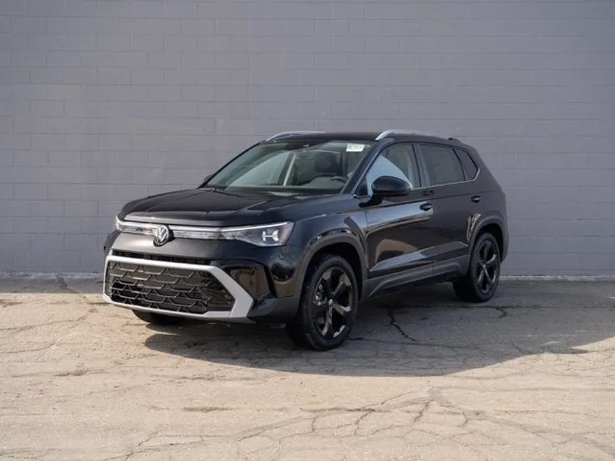 2025 Volkswagen Taos SEL photo 1