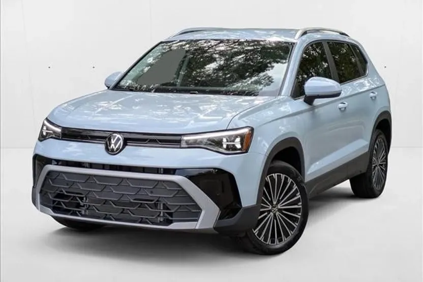 2025 Volkswagen Taos SE photo 1