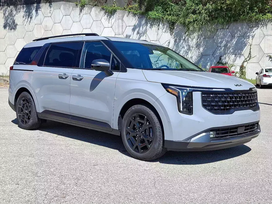 2026 Kia Carnival SX Prestige photo 1