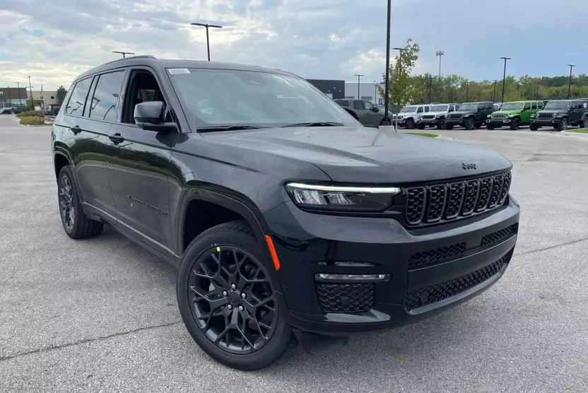 2025 Jeep Grand Cherokee L Summit Reserve photo 1