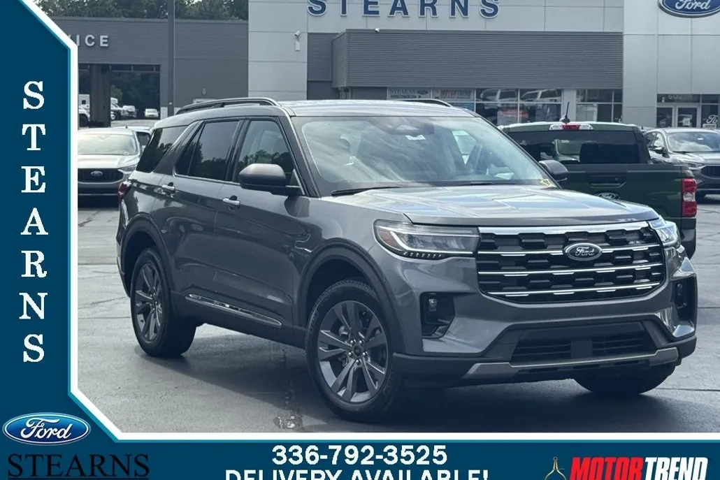 2025 Ford Explorer photo 1