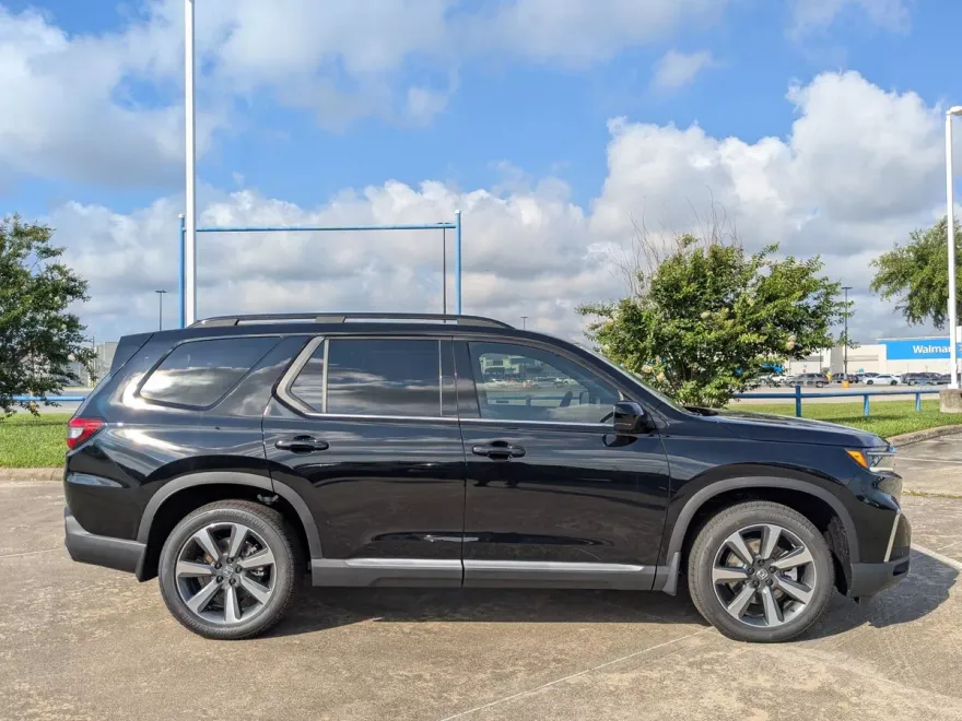 2025 Honda Pilot Elite photo 1