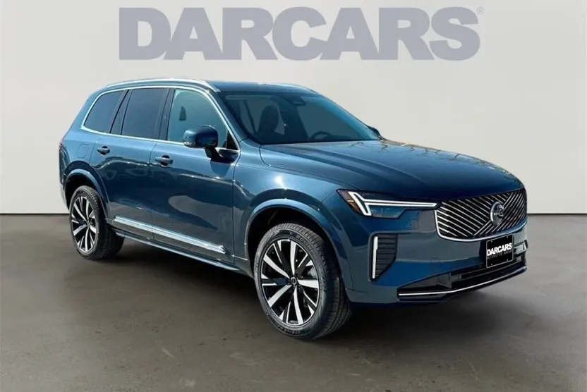 2025 Volvo XC90 Core photo 1
