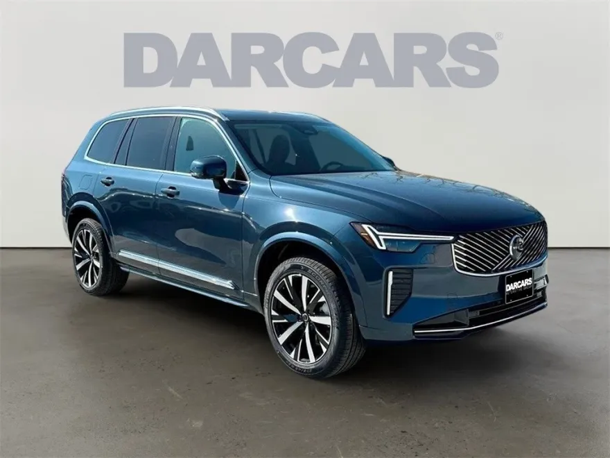 2025 Volvo XC90 Core photo 1