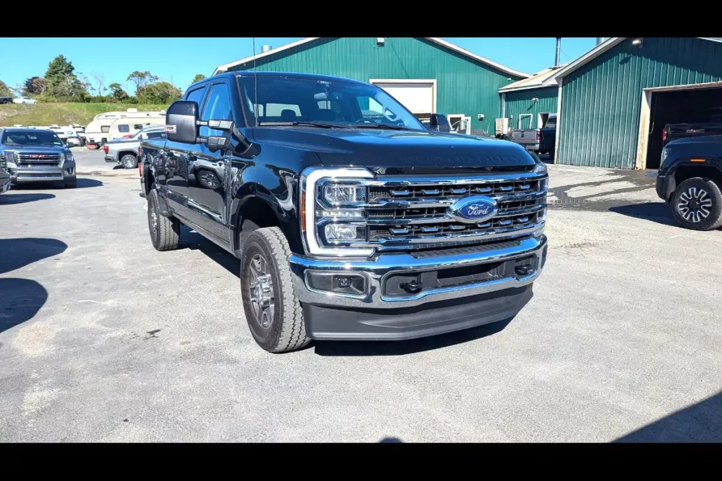 2024 Ford F-250 Lariat photo 1