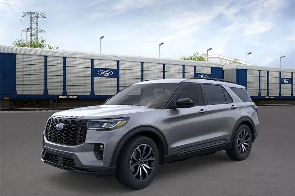 2025 Ford Explorer ST-Line photo 1
