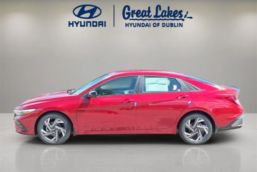 2025 Hyundai Elantra SEL Sport photo 1