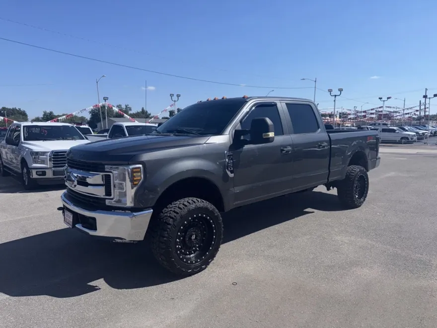 2018 Ford F-250 XL photo 1