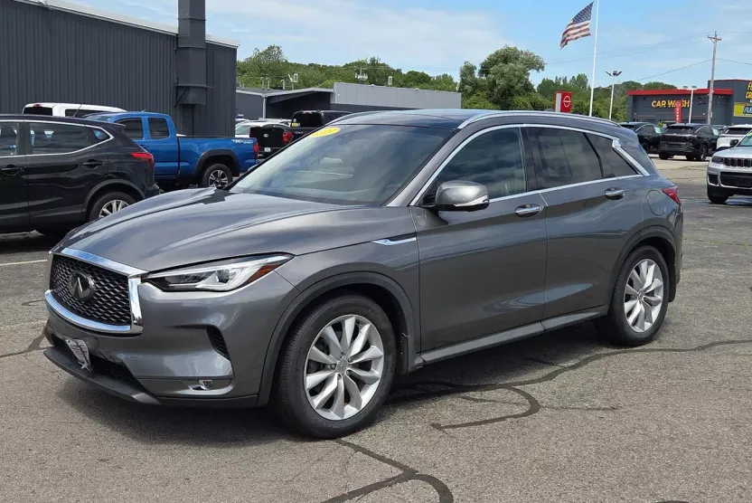 2019 Infiniti QX50 Essential AWD photo 1