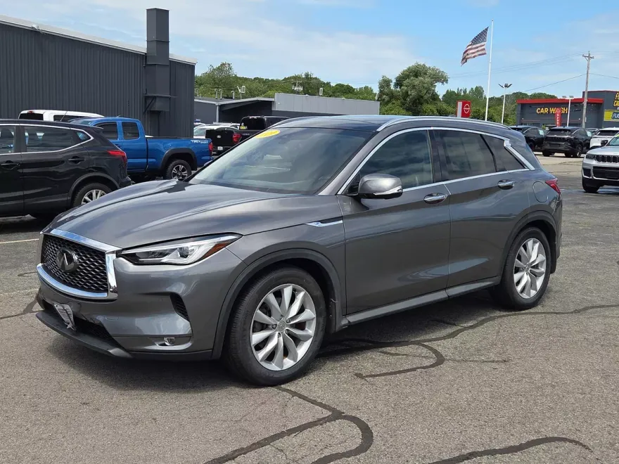 2019 Infiniti QX50 Essential AWD photo 1