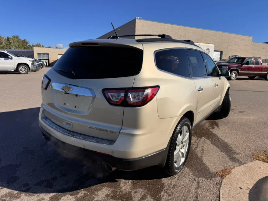 2013 Chevrolet Traverse LTZ photo 1