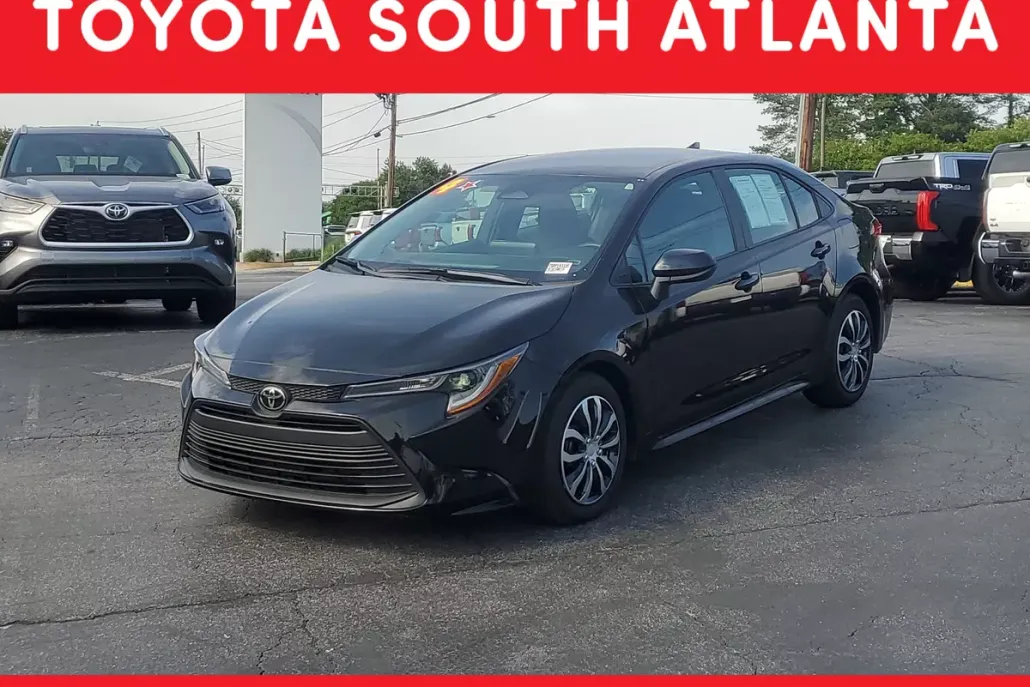 2024 Toyota Corolla LE photo 1