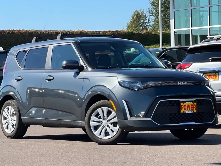 2024 Kia Soul LX photo 1