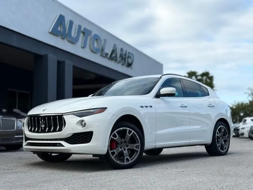 2019 Maserati Levante Base photo 1
