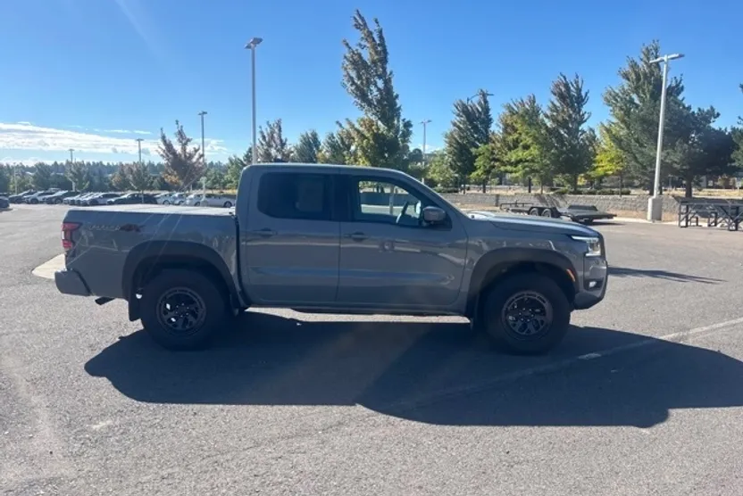 2025 Nissan Frontier PRO-4X photo 1