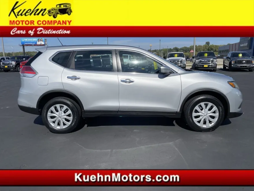 2015 Nissan Rogue S photo 1