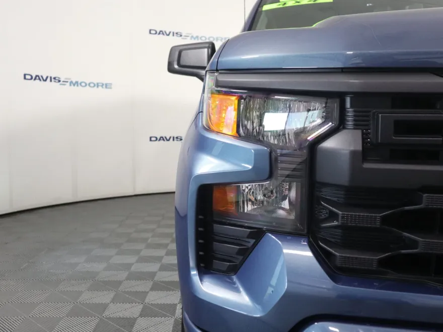2024 Chevrolet Silverado 1500 Custom photo 1
