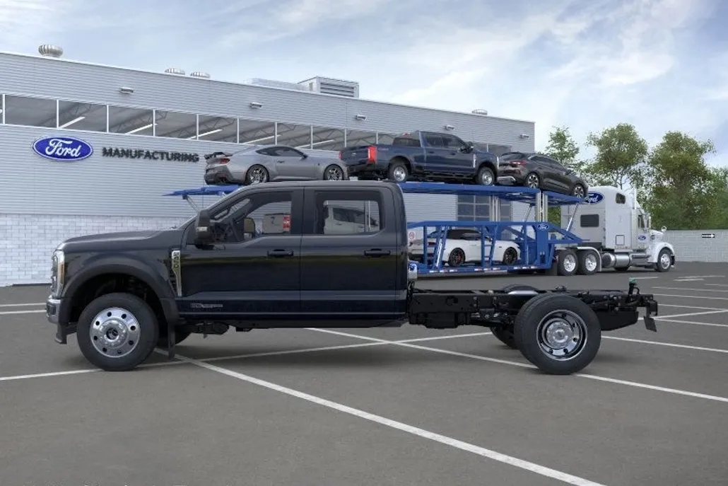 2025 Ford F-450 photo 1