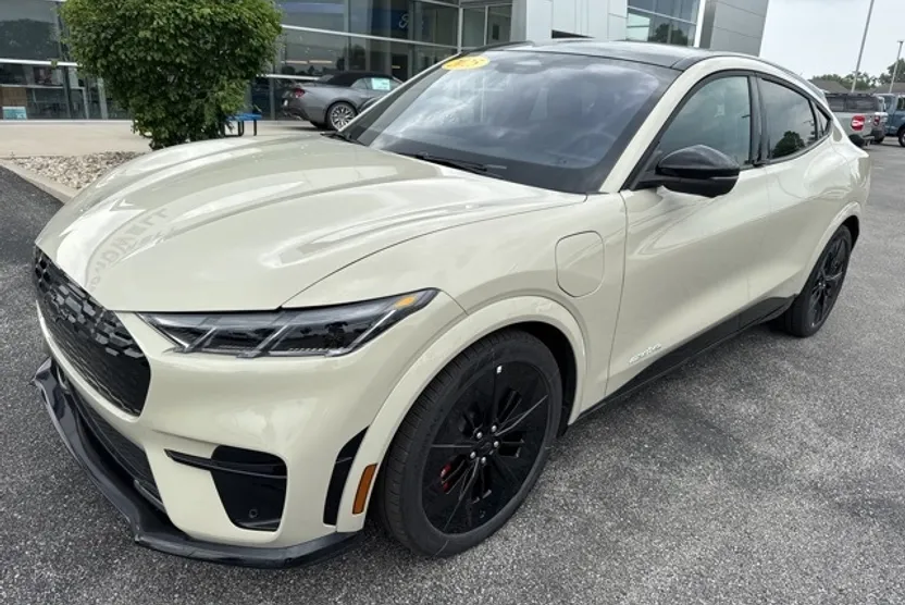 2025 Ford Mustang Mach-E GT photo 1