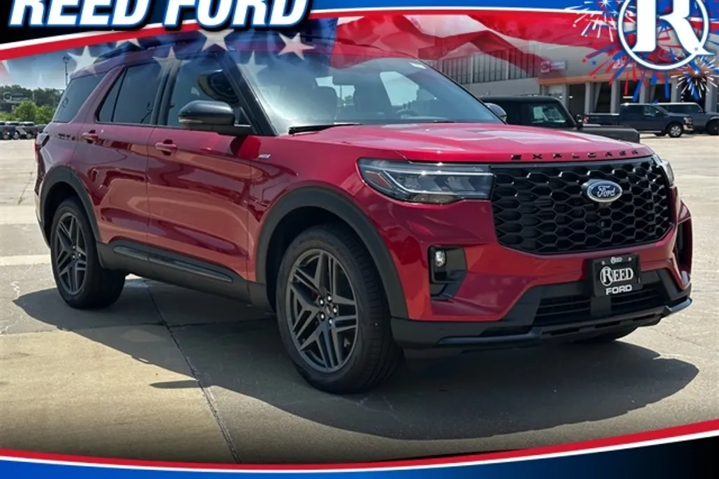 2025 Ford Explorer ST-Line photo 1