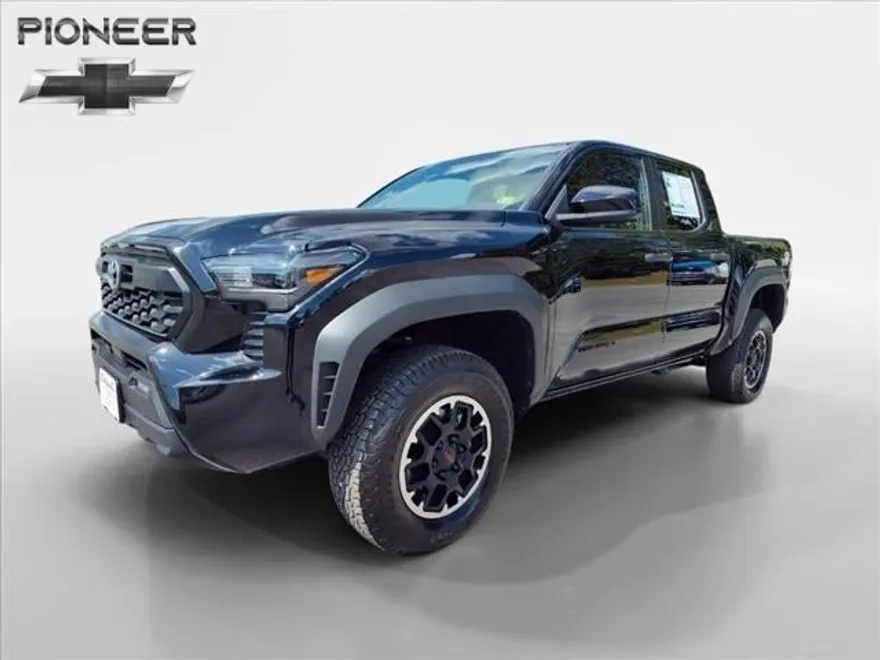 2024 Toyota Tacoma SR5 photo 1