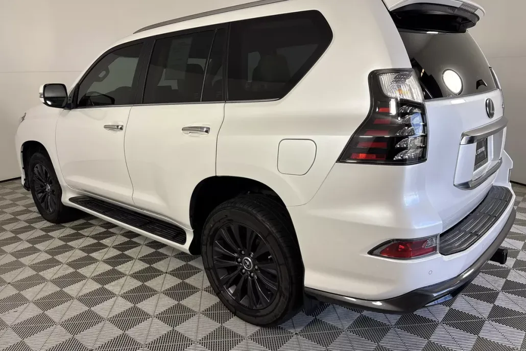 2023 Lexus GX 460 Premium photo 1