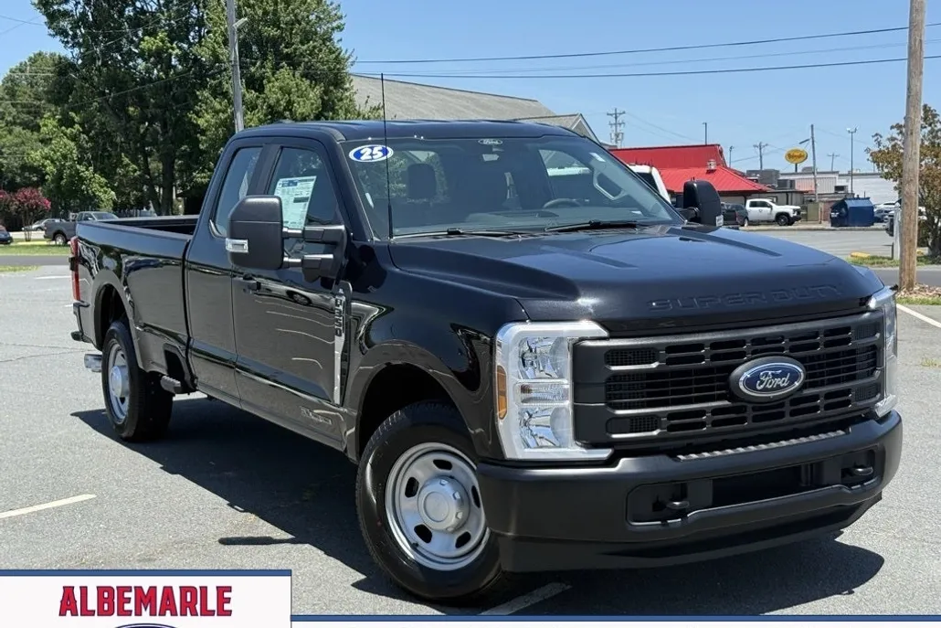 2025 Ford F-350 photo 1