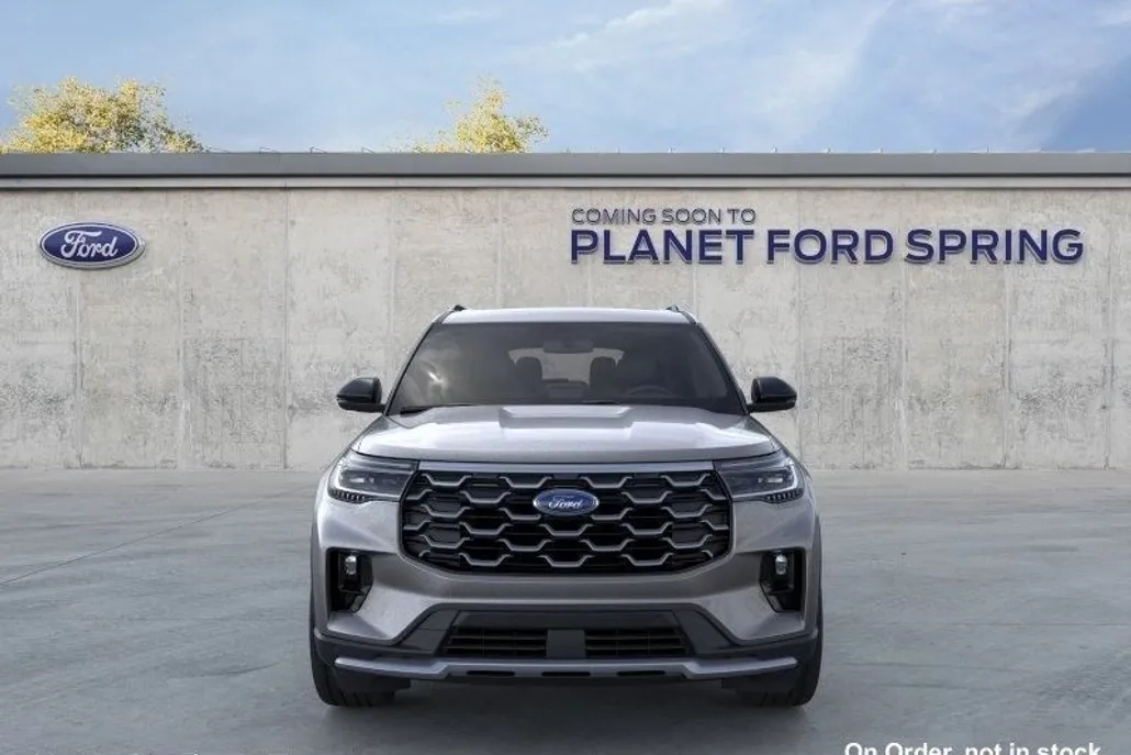 2026 Ford Explorer Platinum photo 1