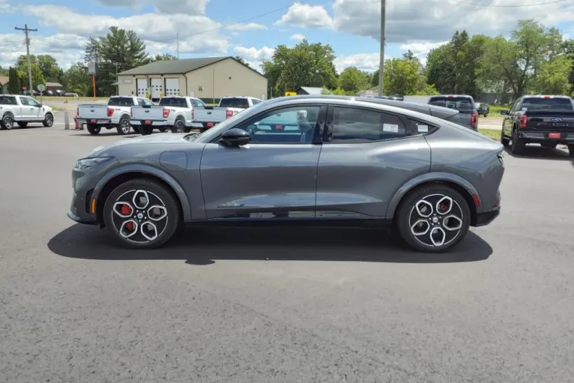 2023 Ford Mustang Mach-E GT photo 1