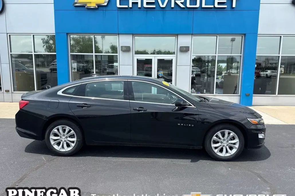 2024 Chevrolet Malibu 1LT photo 1