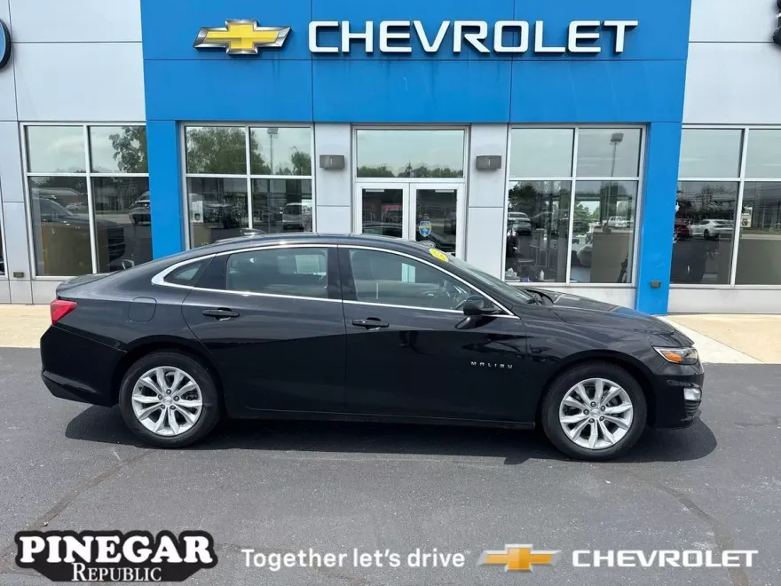 2024 Chevrolet Malibu 1LT photo 1