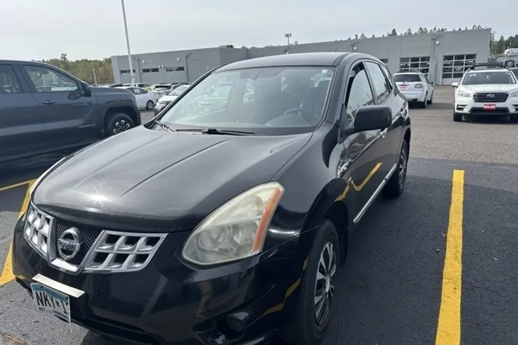 2013 Nissan Rogue S photo 1